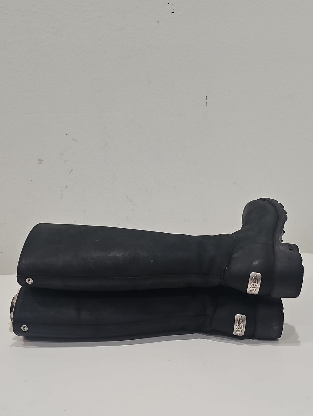 UGG Black Tall Leather Sheepskin Zip Heeled Riding Boots Sz 7.5 Rubber Sole - Picture 5 of 12
